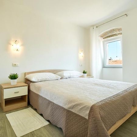 Roviv Apartments In The Old Town By Irundo Rovinj Kültér fotó